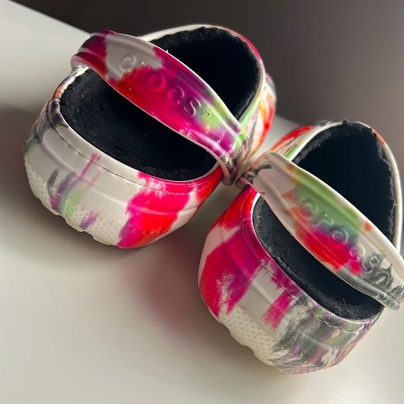 Crocs Classic Lined Tye-Dye Clog - Picture 7 of 11